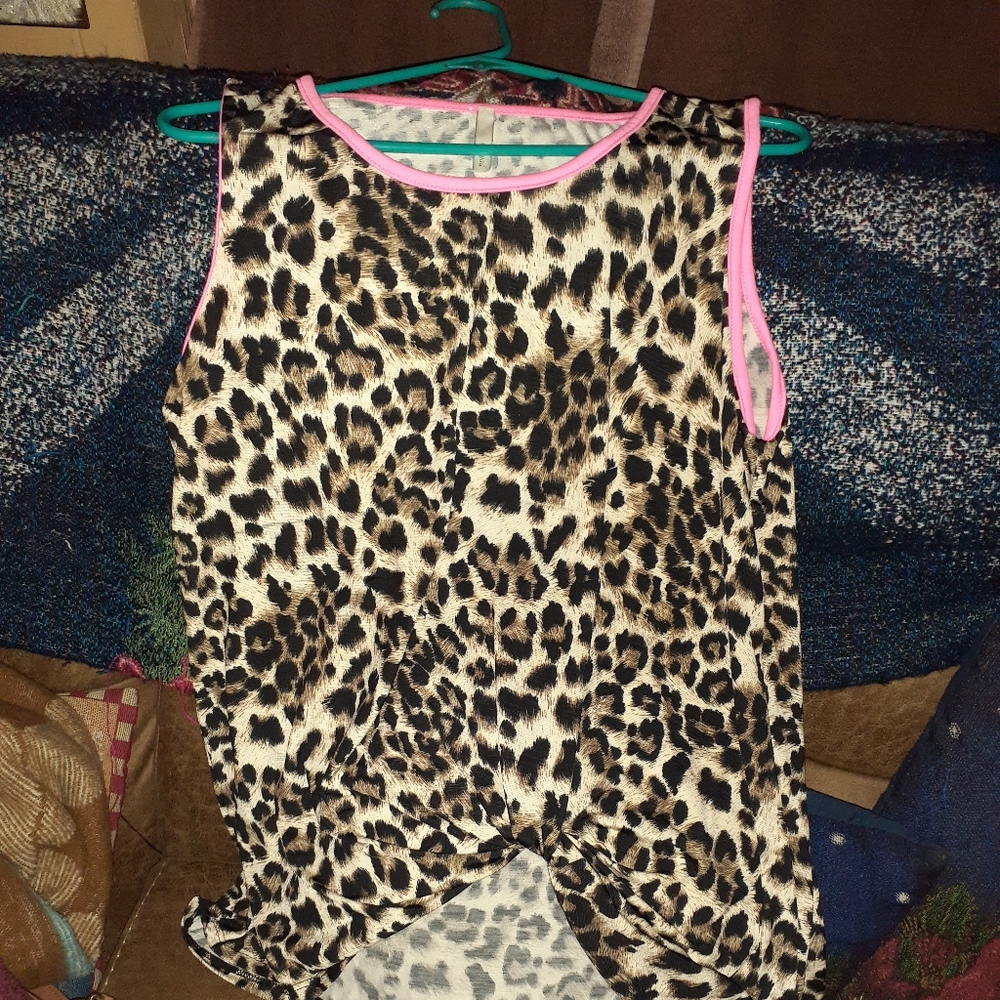 Leopard print tank top